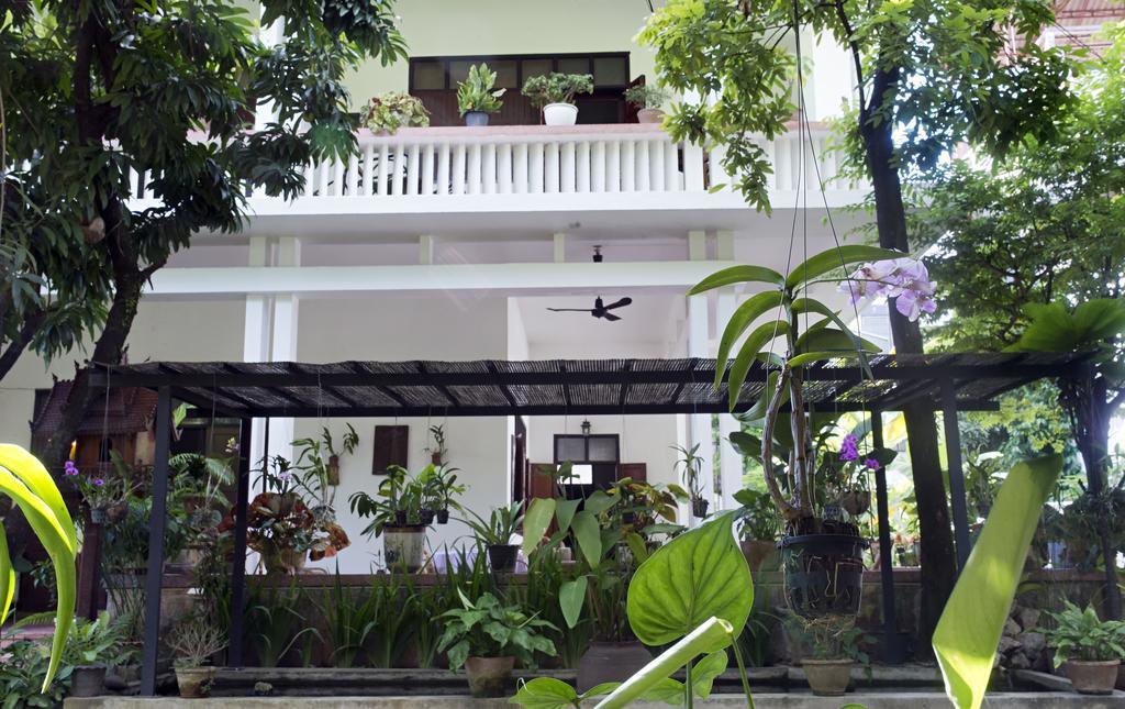Lani'S House By The Ponds Hotell Vientiane Eksteriør bilde