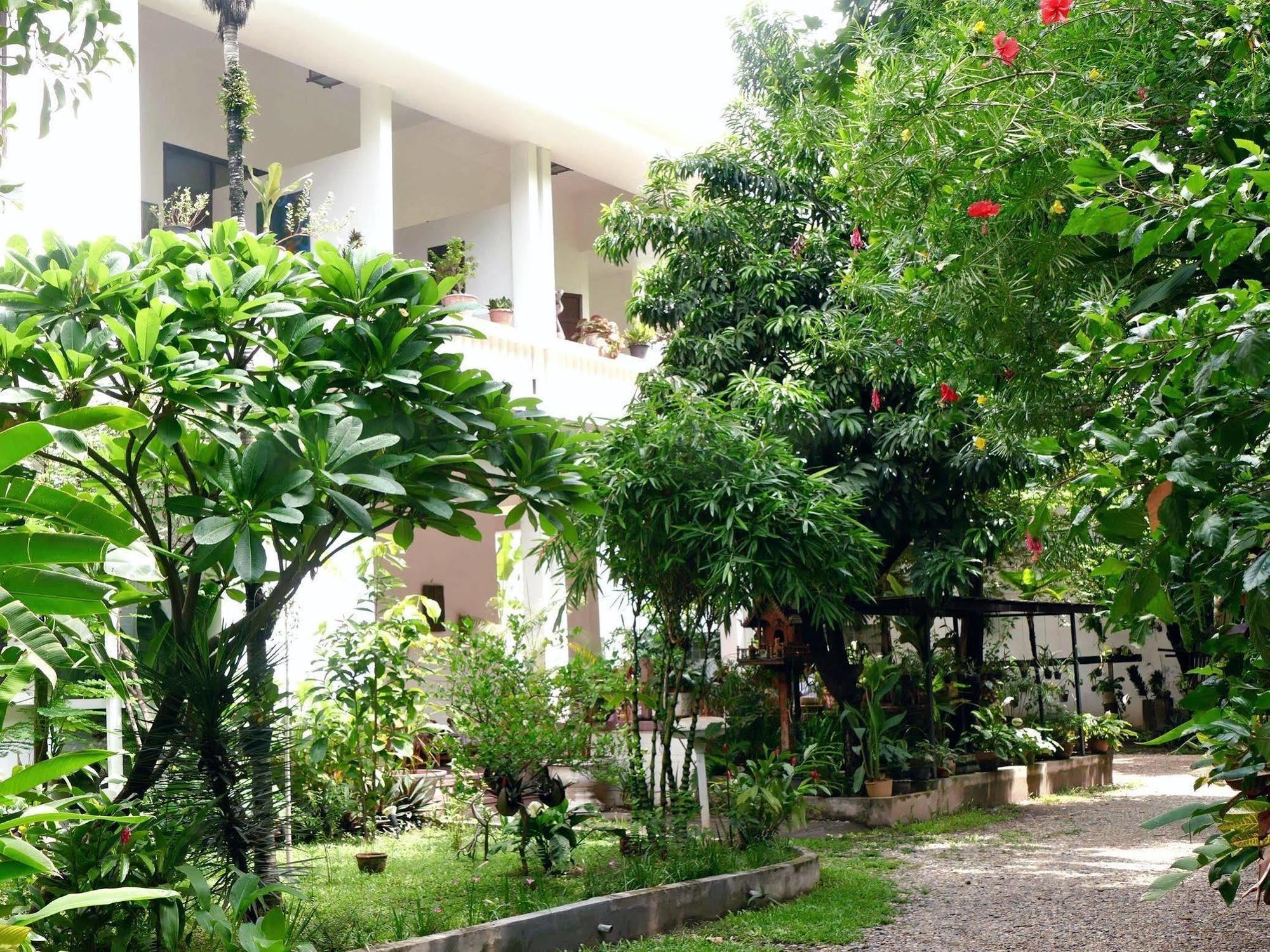 Lani'S House By The Ponds Hotell Vientiane Eksteriør bilde